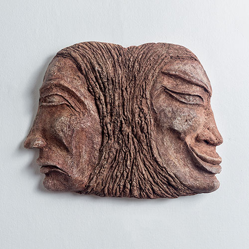 Sin título. Escultura. Máscaras modeladas en papel maché	